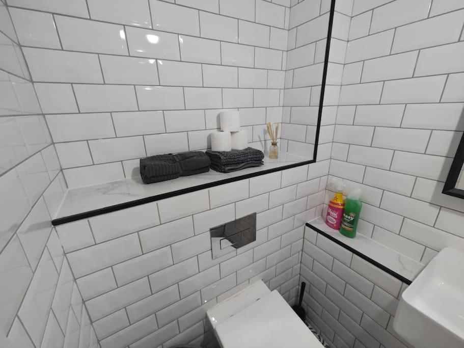 New Studio Flat In Old Street - Zone 1 Lägenhet London Exteriör bild