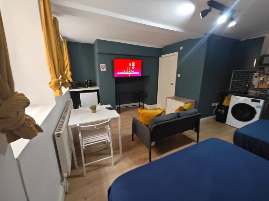 New Studio Flat In Old Street - Zone 1 Lägenhet London Exteriör bild